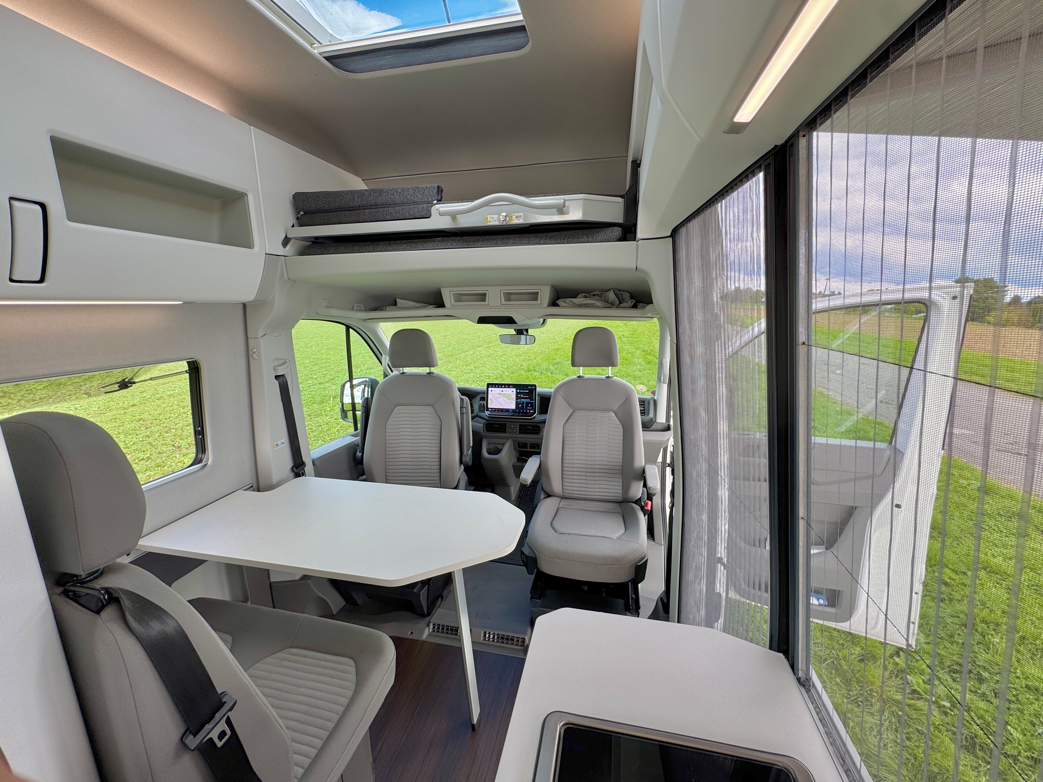 VW Crafter 2025 – Camper für 4 Personen mieten in Monheim am Rhein – Diesel – Thumbnail 18