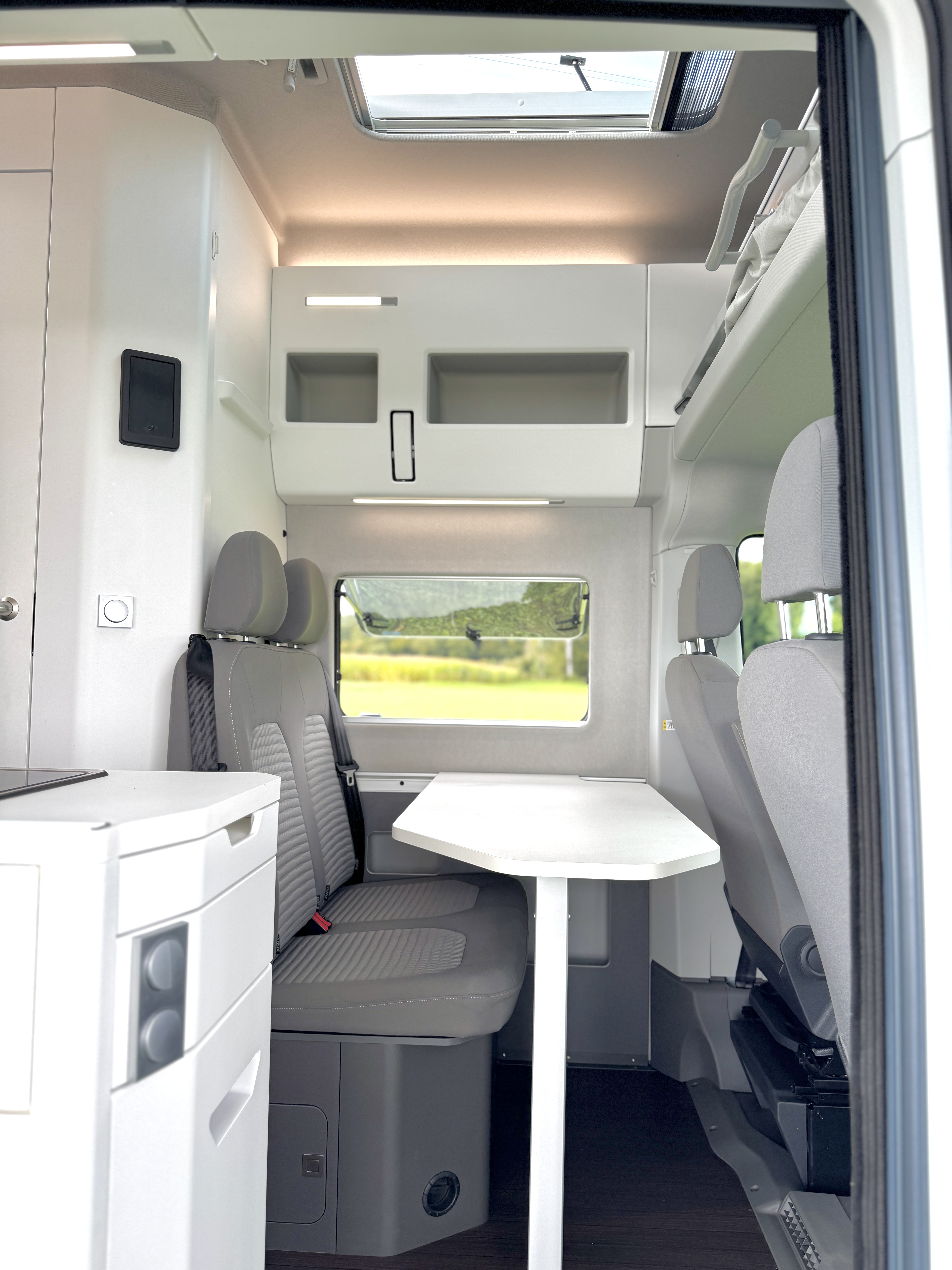 VW Crafter 2025 – Camper für 4 Personen mieten in Monheim am Rhein – Diesel – 5