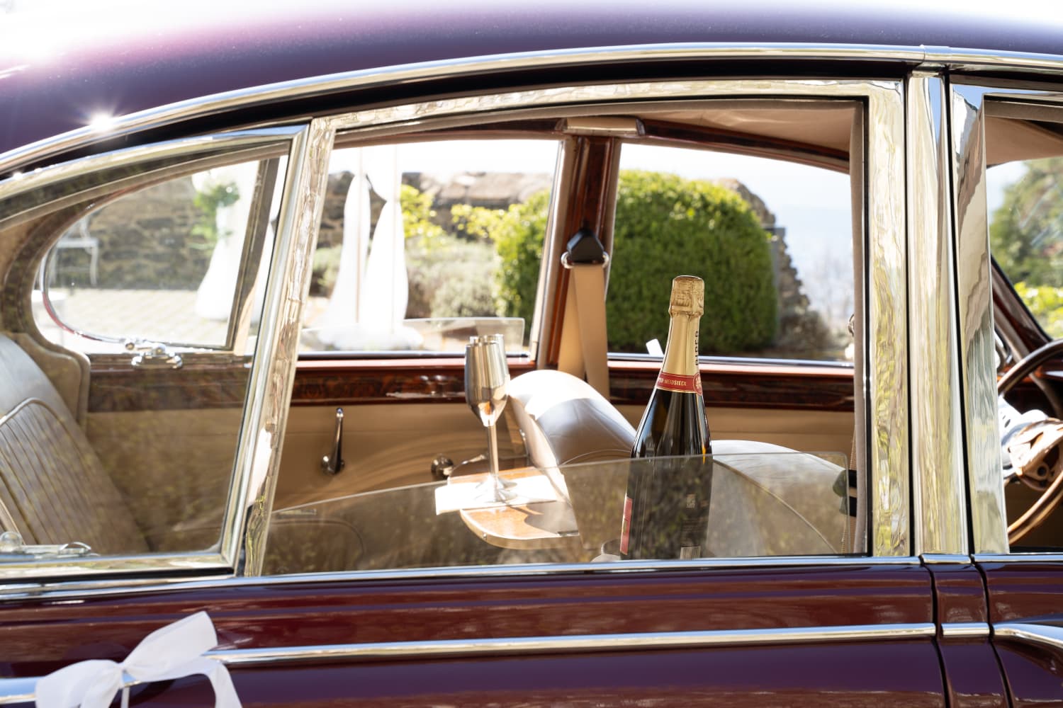 Hochzeitsauto mit Chauffeur in Bonn und Umgebung mieten in Bonn – Oldtimer – Thumbnail 7