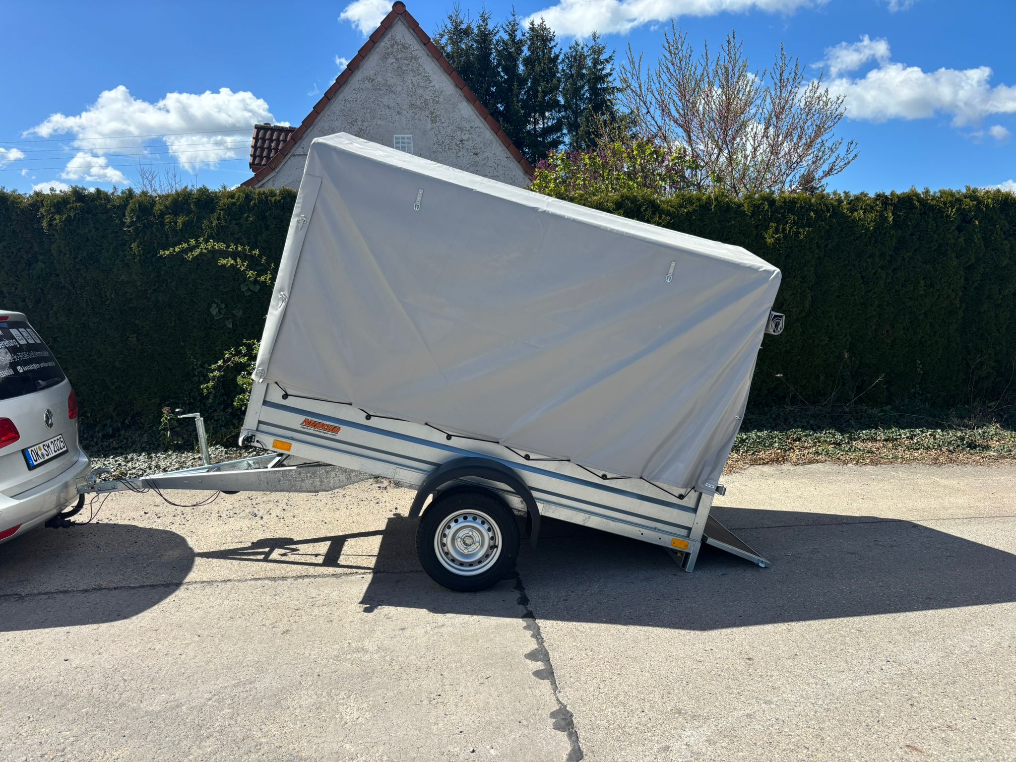 750 kg Anhänger mit Hochplane L253 x B150 x H150 mieten in Groß Ammensleben – 3