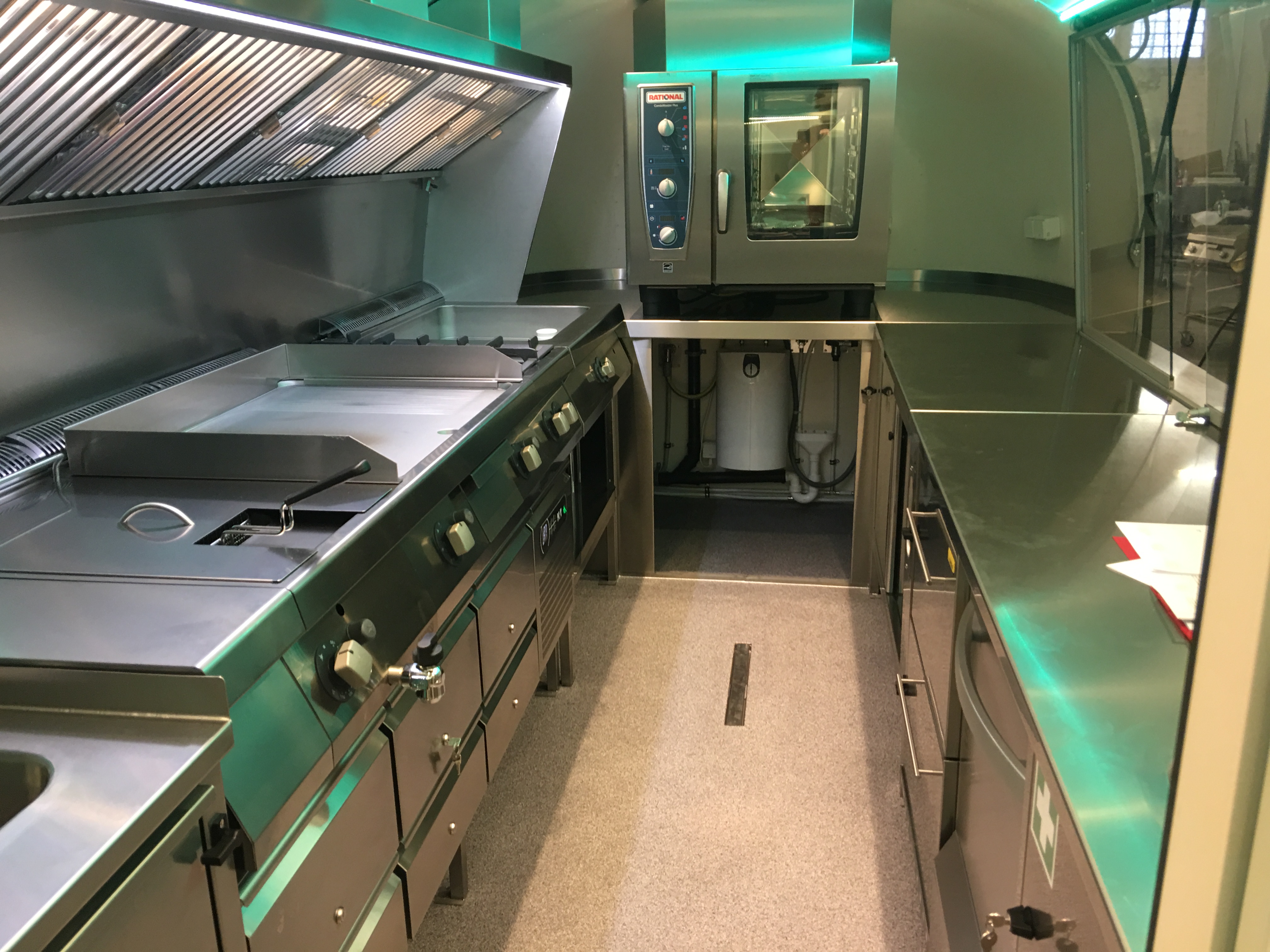 Promotrailer , Foodtruck, Mobile-Küche, Mobile-Bar mieten in Kerpen – Catering – 3