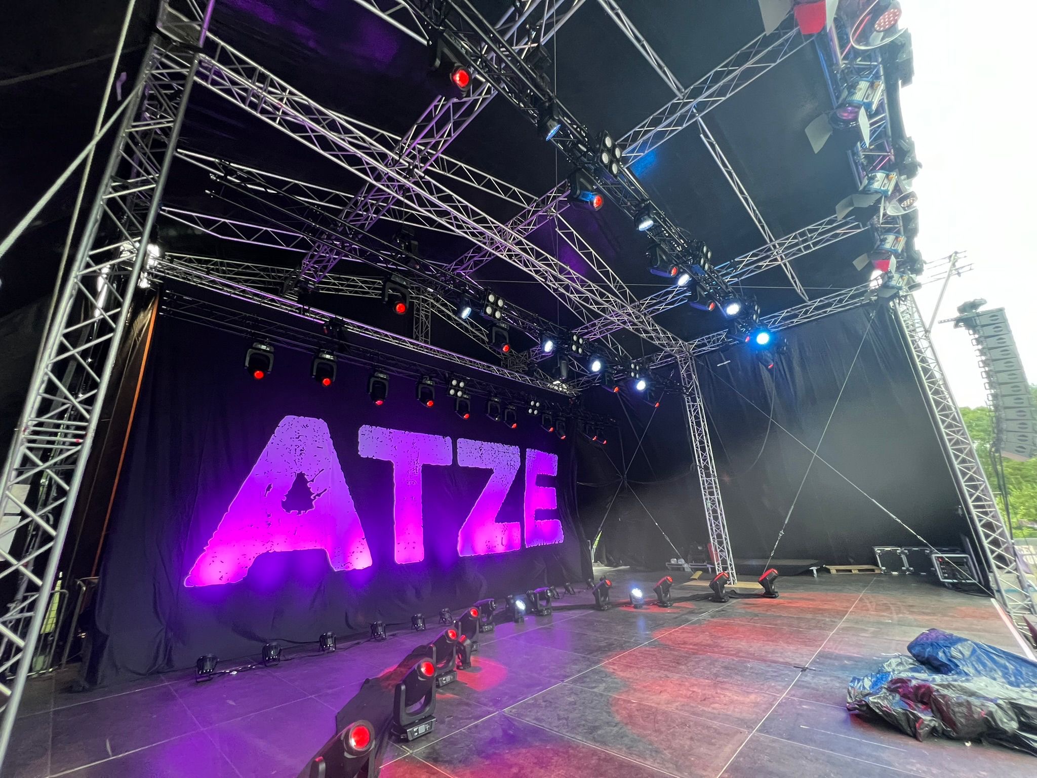 Open-Air Bühne 12x10m Satteldach mieten in Bad Pyrmont – 120-220m² – 5
