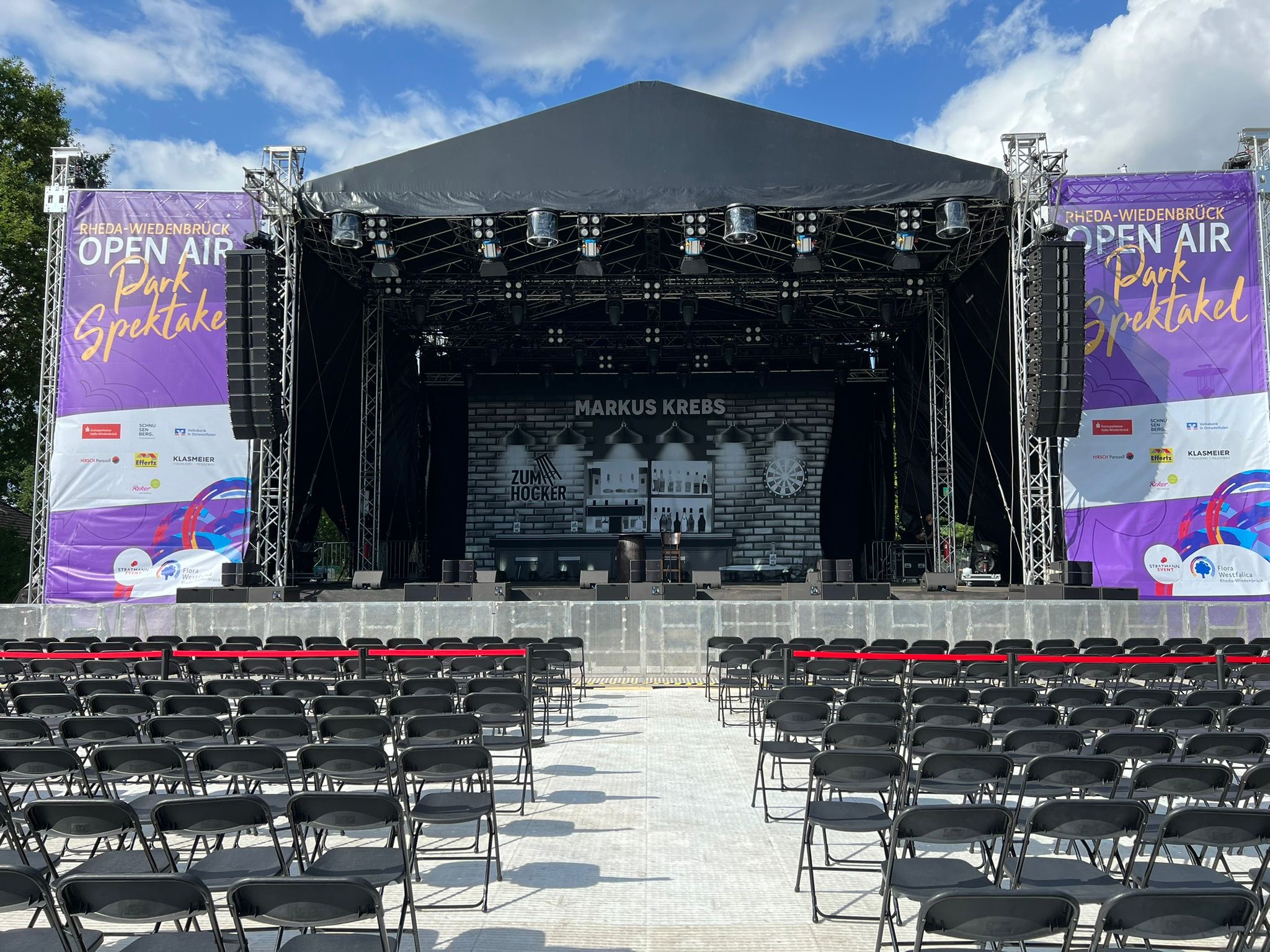Open-Air Bühne 12x10m Satteldach mieten in Bad Pyrmont – 120-220m²