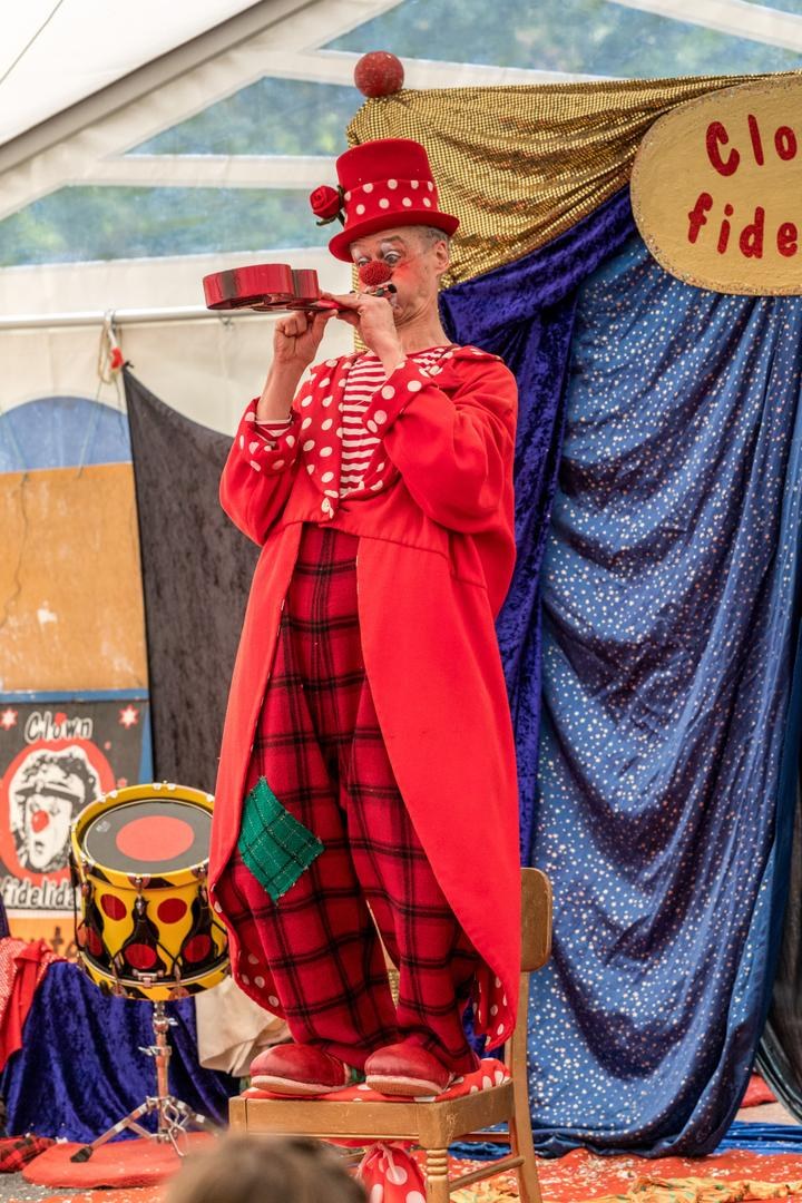 Clown fidelidad Clown-Circus-Theaterpädagogik mit Kindern Workshops fü buchen – 2