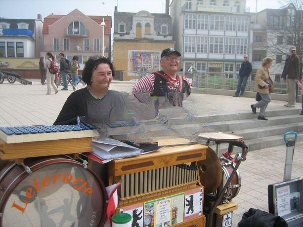 Die schräge Stimmungsband aus Berlin (DUO) buchen in Falkensee