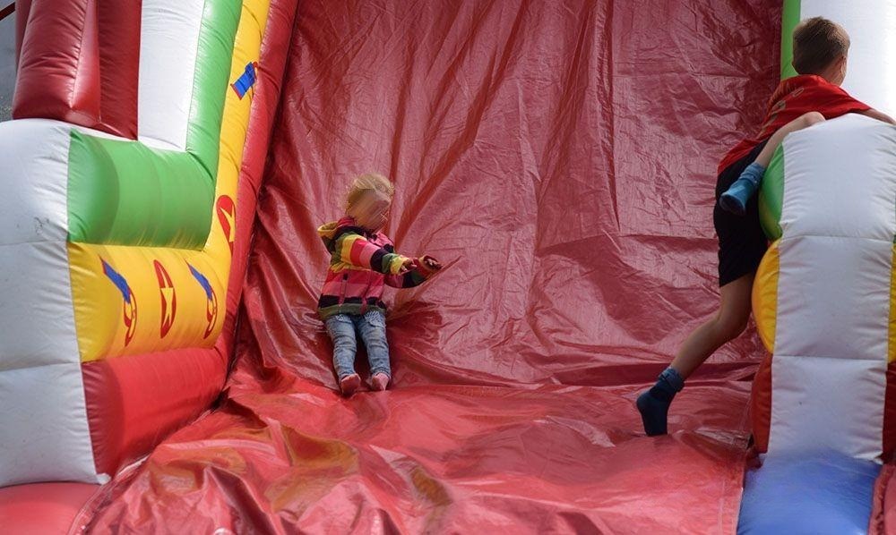 Mega Hüpfburg Rutsche mieten in Großharrie – 2