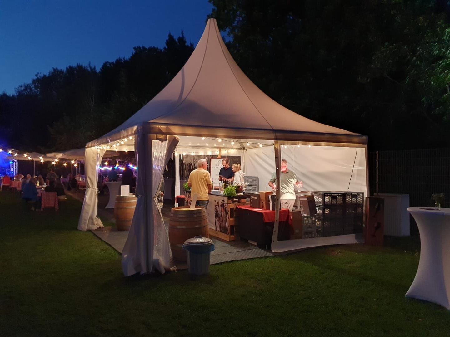 5x5m Pagodenzelt zur Miete mieten in Neumünster