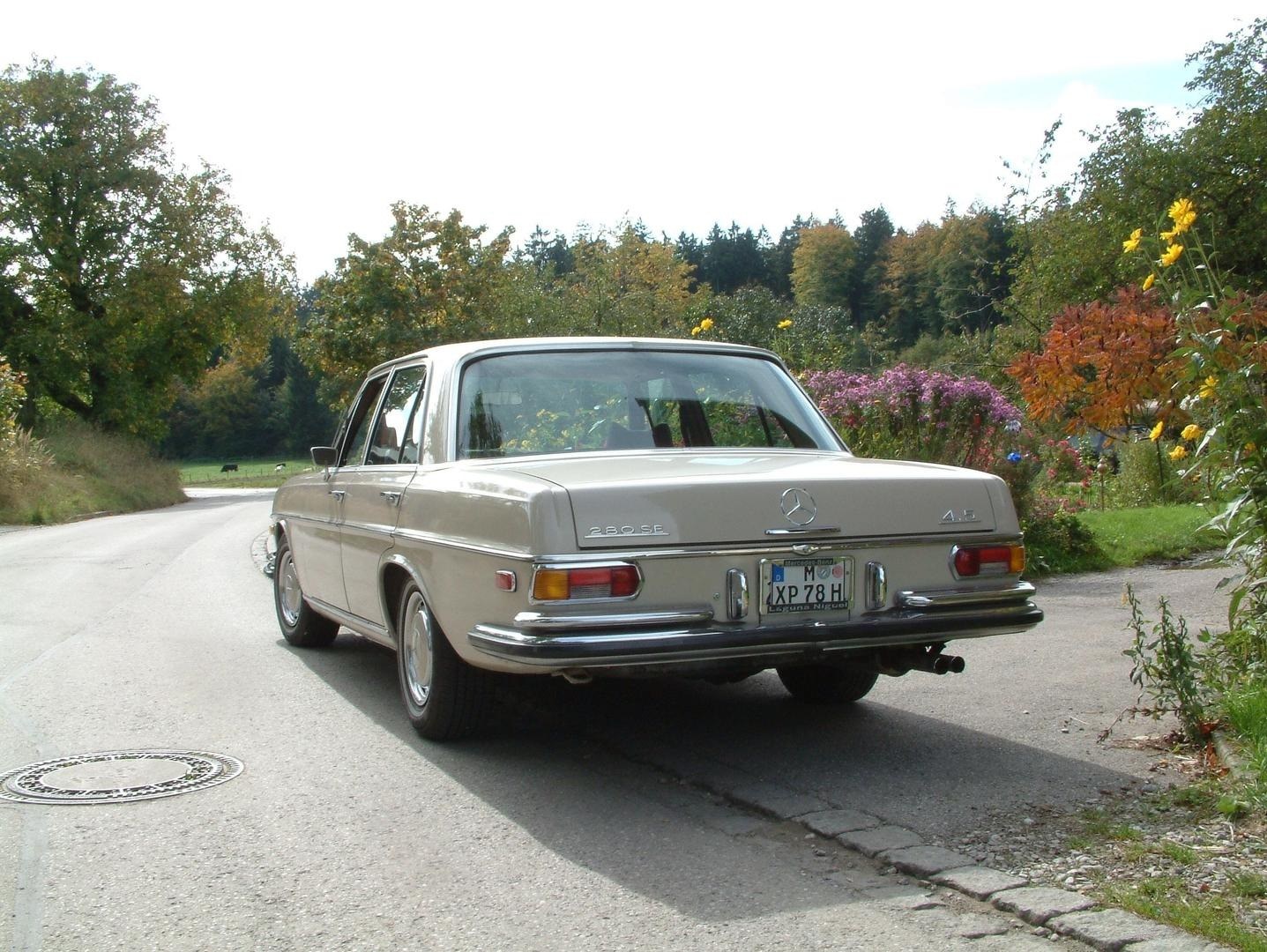 Mercedes Benz 280 SE 4.5 mieten in Kirchheim bei München – 2