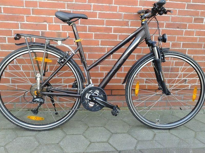 Fahrräder, Fahrradverleih, Crossbike,Trekkingrad, auch E-Bikes im Ange mieten in Krummhörn