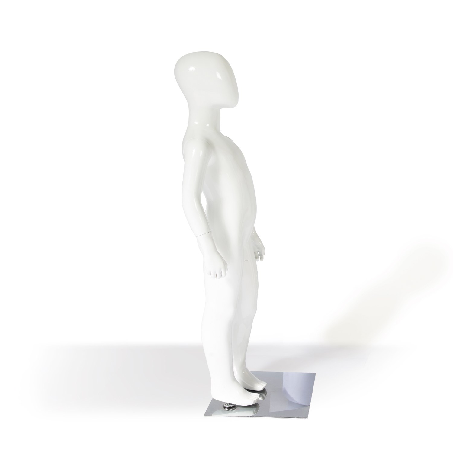Schaufensterfigur Kind klein stehend weiß-glossy mieten in Berlin – 2