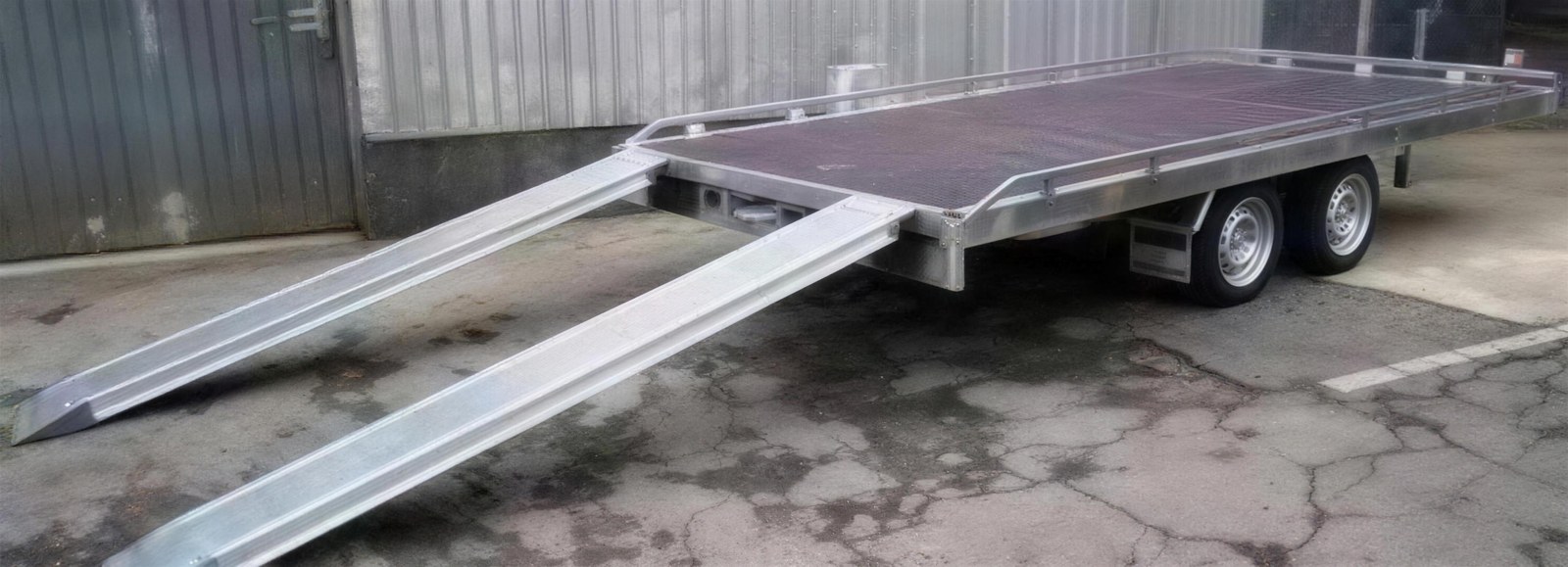 KFZ/Univers.-Transporter - 2700 kg gebremst / Tandemanhänger (HV 1000) mieten