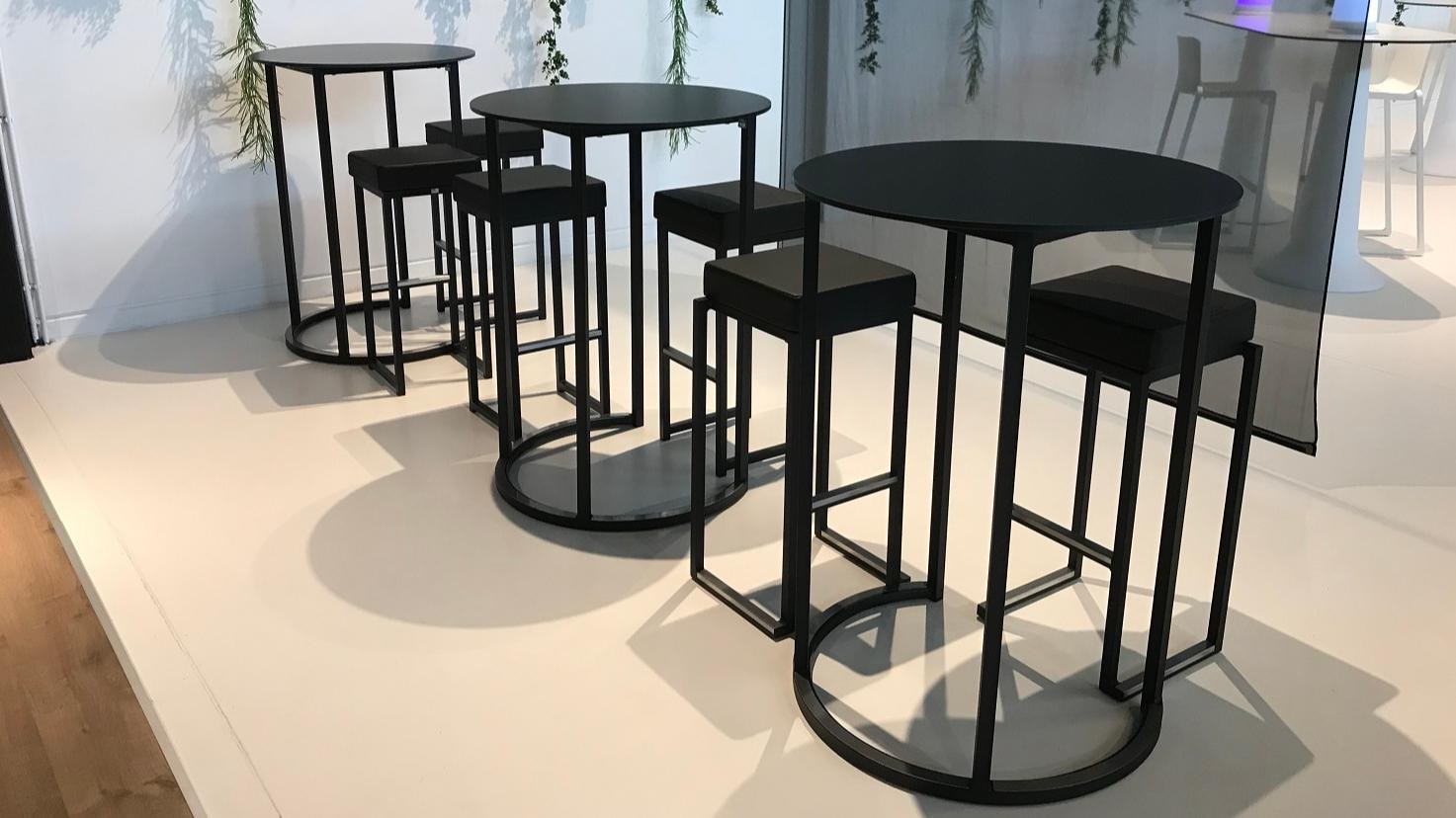 Stehtisch Kubo Curved schwarz mieten in Endingen am Kaiserstuhl – 3