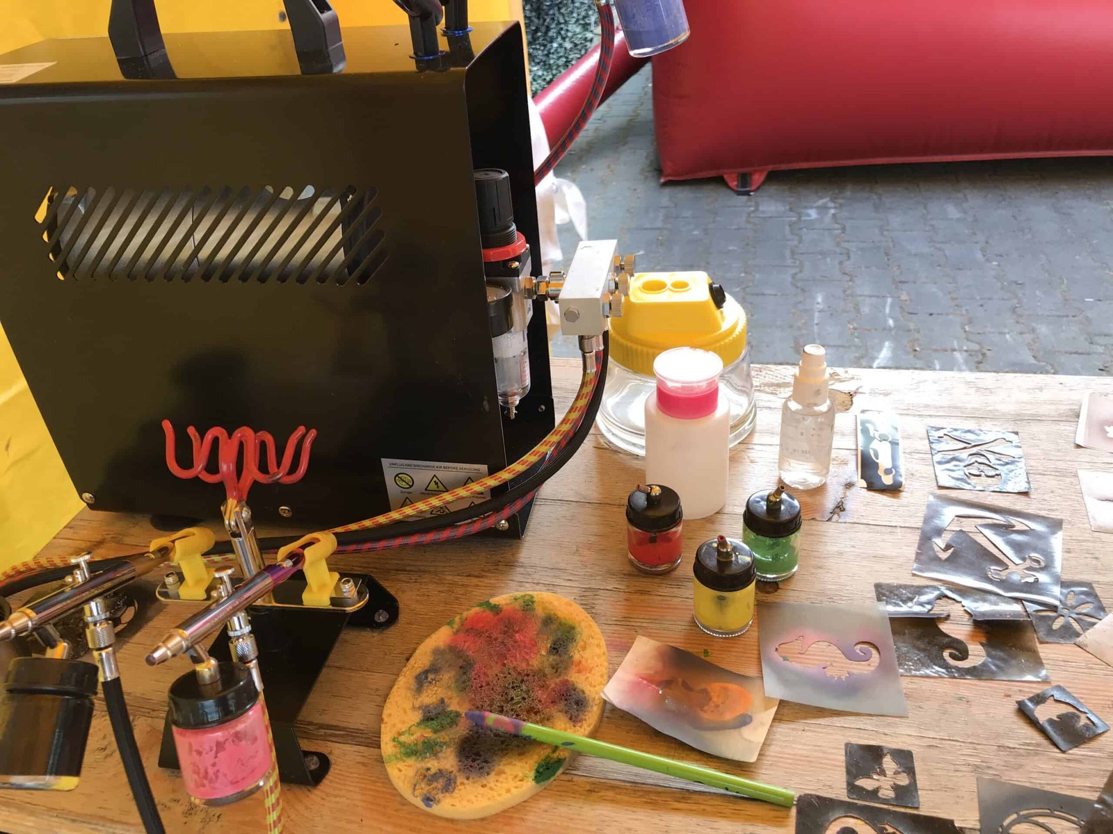 Airbrush Tattoos Schwarz mieten in Hannover – Mietartikel – 2