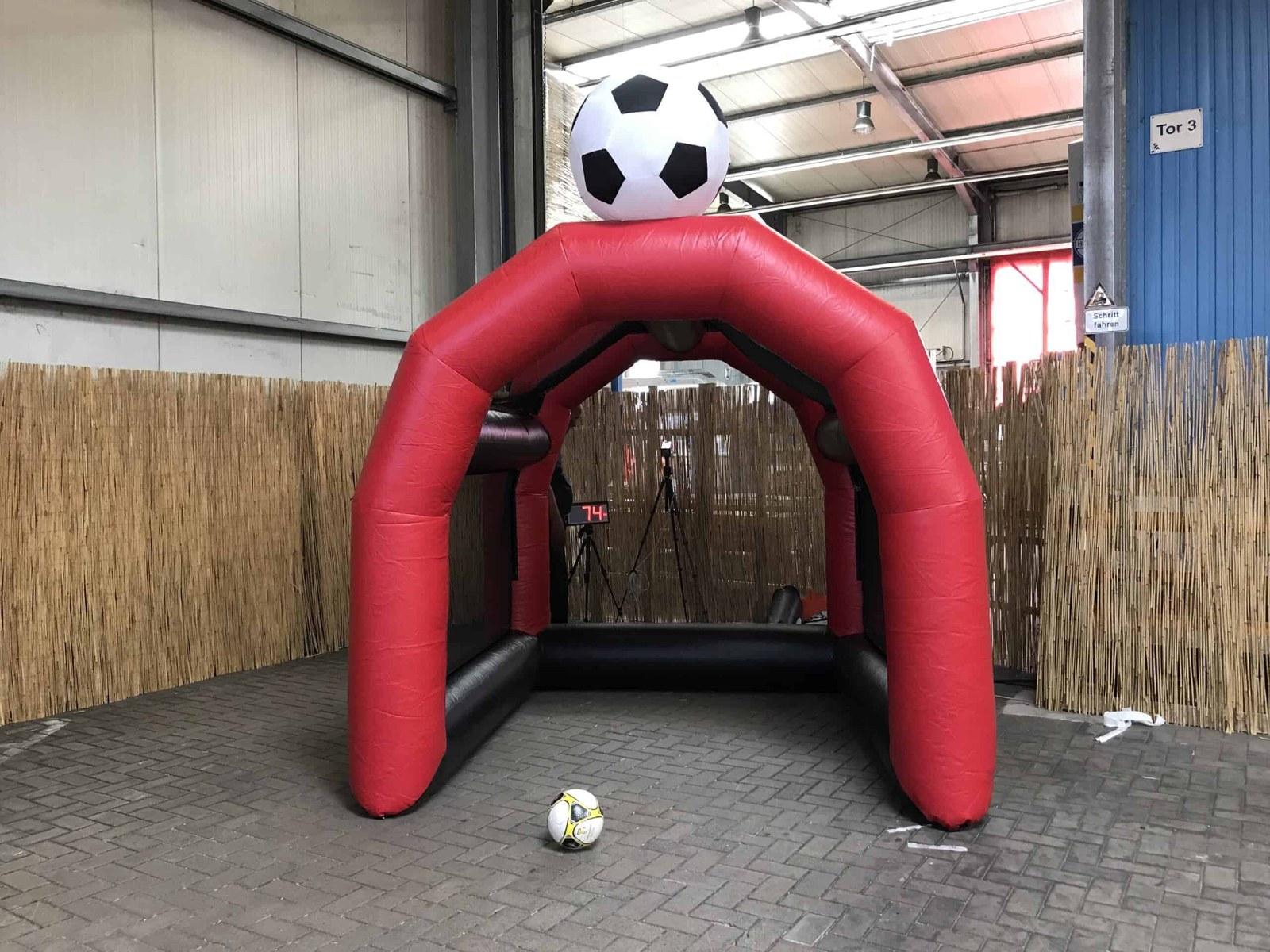 Aufblasbare Torwand mieten in Hannover bei unserem Team – 2