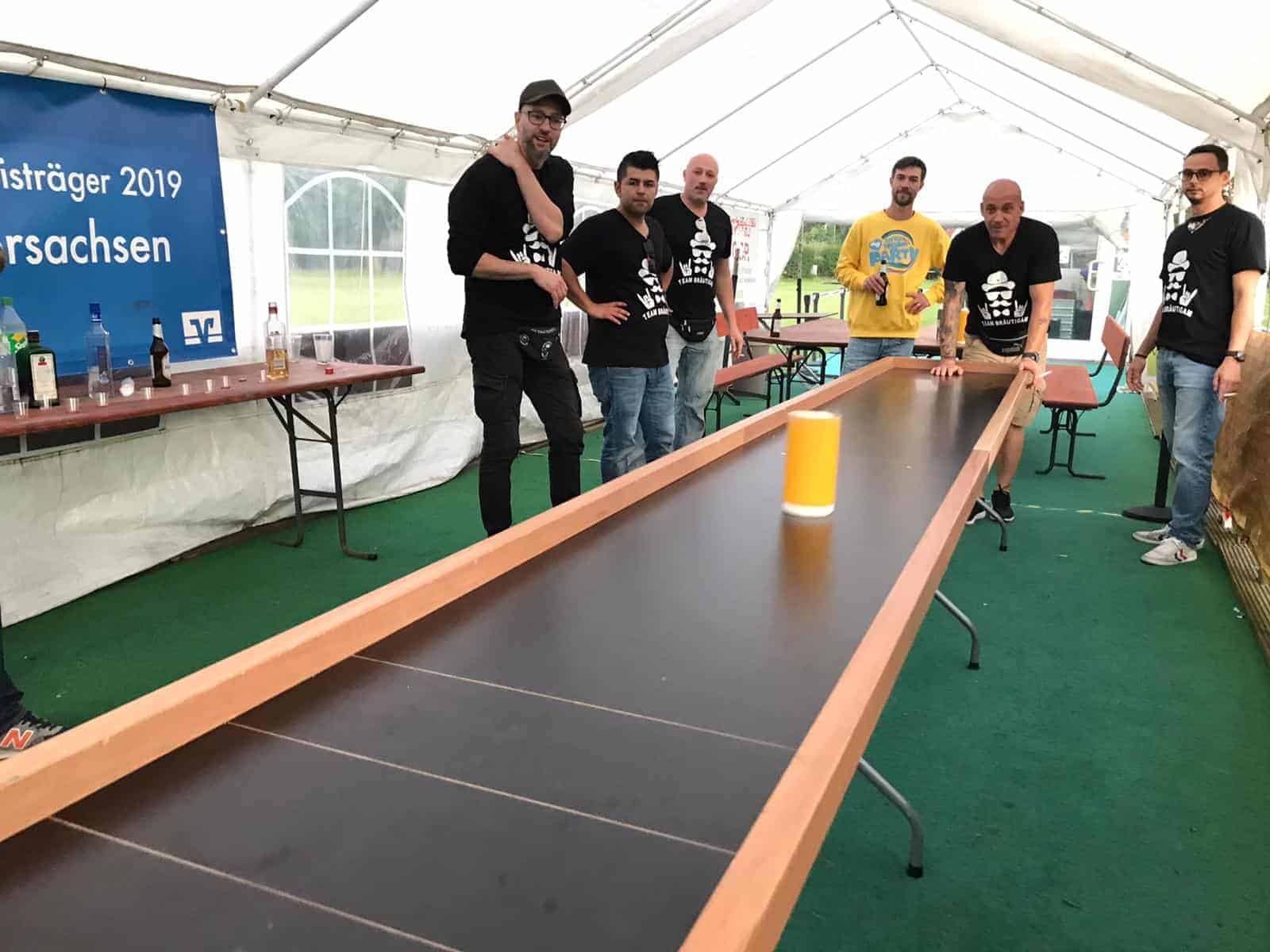 Bierkrugschubsen mieten in Hannover