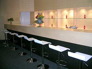 Barhocker Areal schwarz und weiss mieten in Bergkirchen