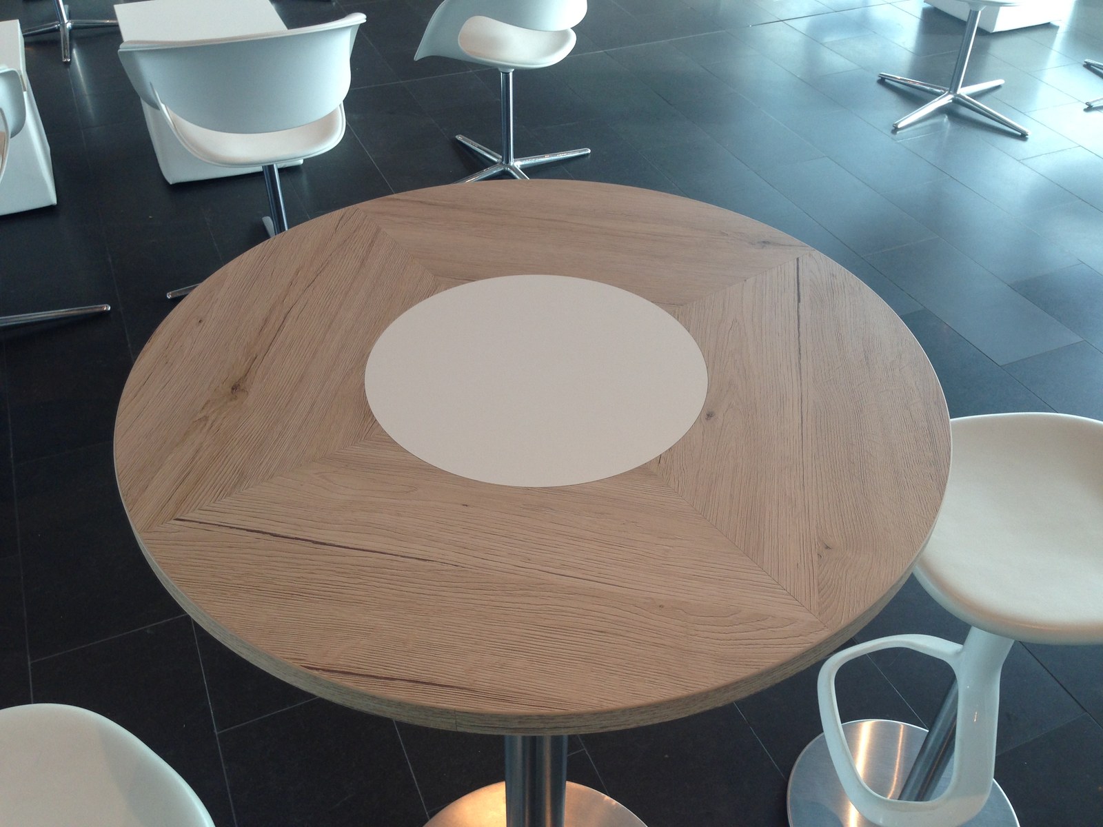 Sitztisch Round Innsbruck mieten in Bergkirchen – 2