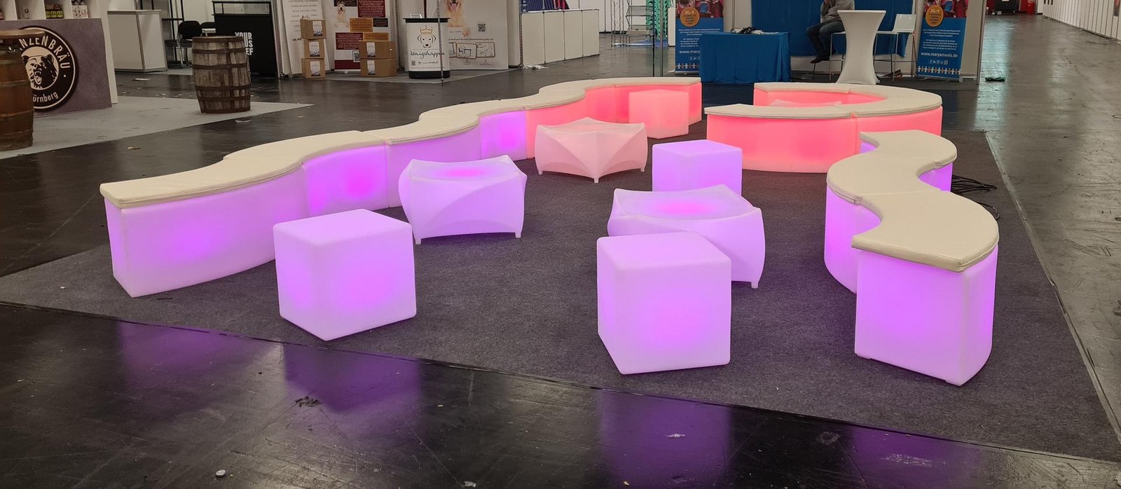 LED Sitzbank / Loungemöbel Set / LED Lounge Sitzgruppe / Loungebank / mieten