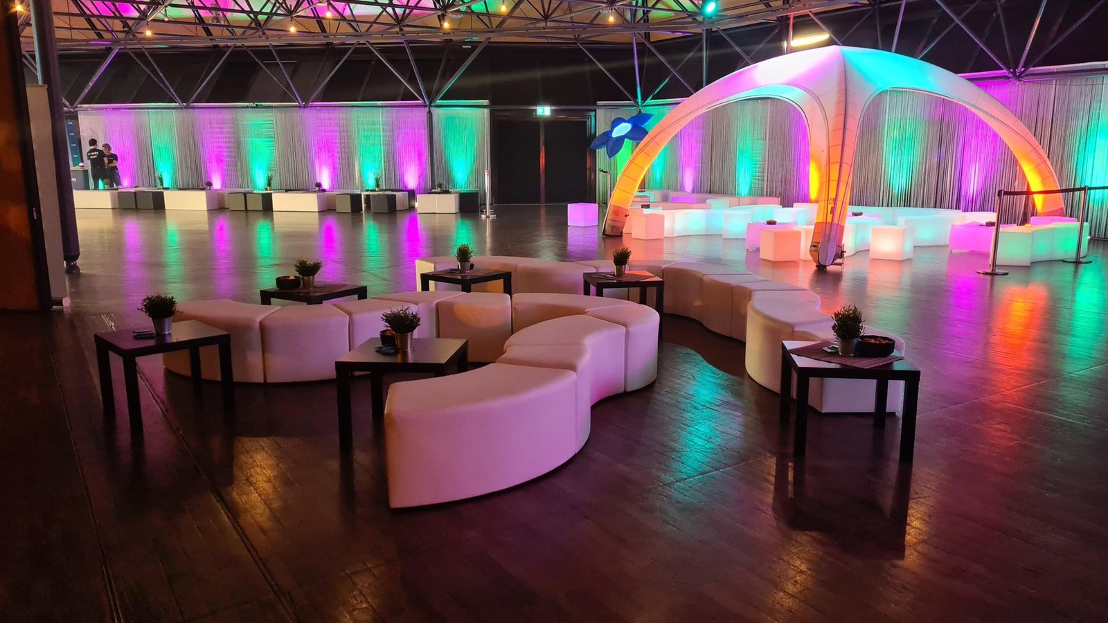 Loungemöbel Set / Sitzgruppe / LoungeTische / Lounge Cube / Lounge Sit mieten