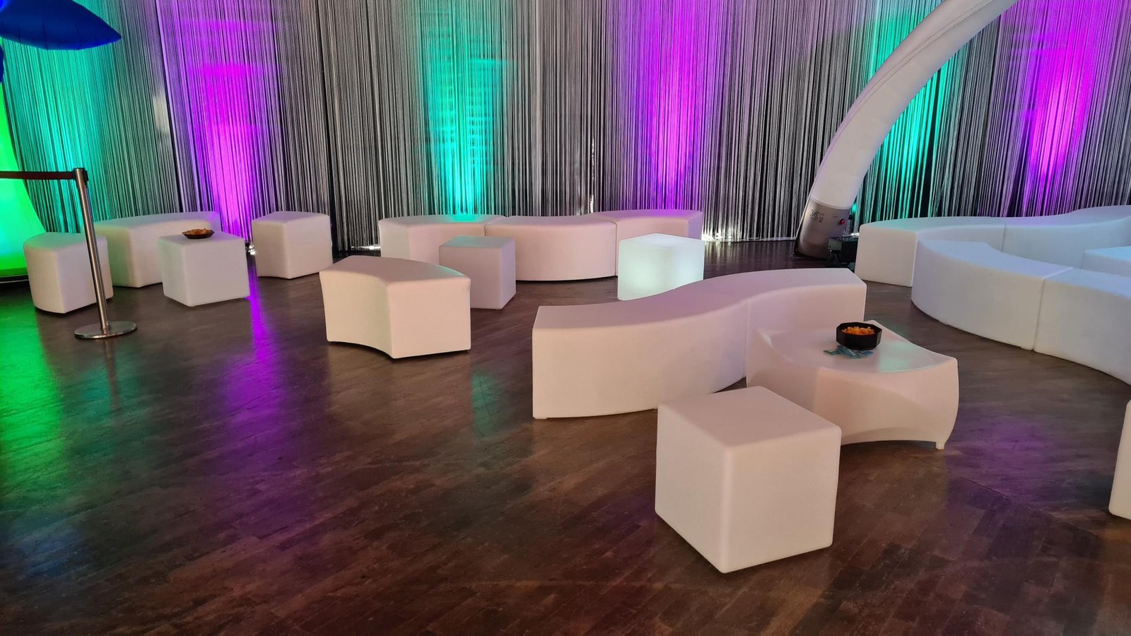 LED Sitzbank / Loungemöbel Set / LED Lounge Sitzgruppe / Loungebank / mieten – 3