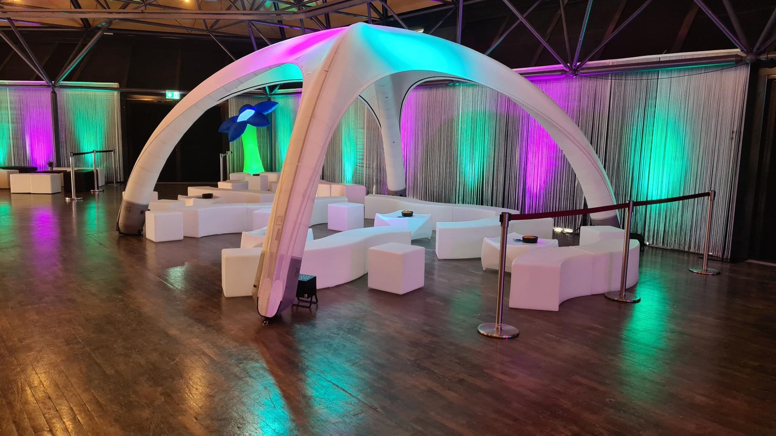 LED Sitzbank / Loungemöbel Set / LED Lounge Sitzgruppe / Loungebank / mieten – 2
