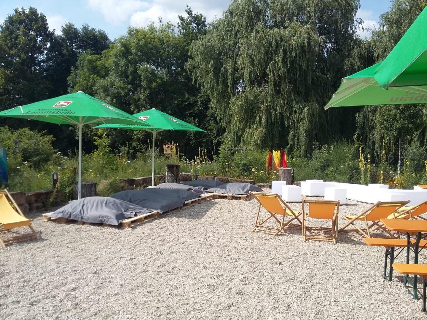 Outdoor Party Lounge Akkubetrieb /Sitzsäcke / Loungemöbel / Sitzkissen mieten – 2