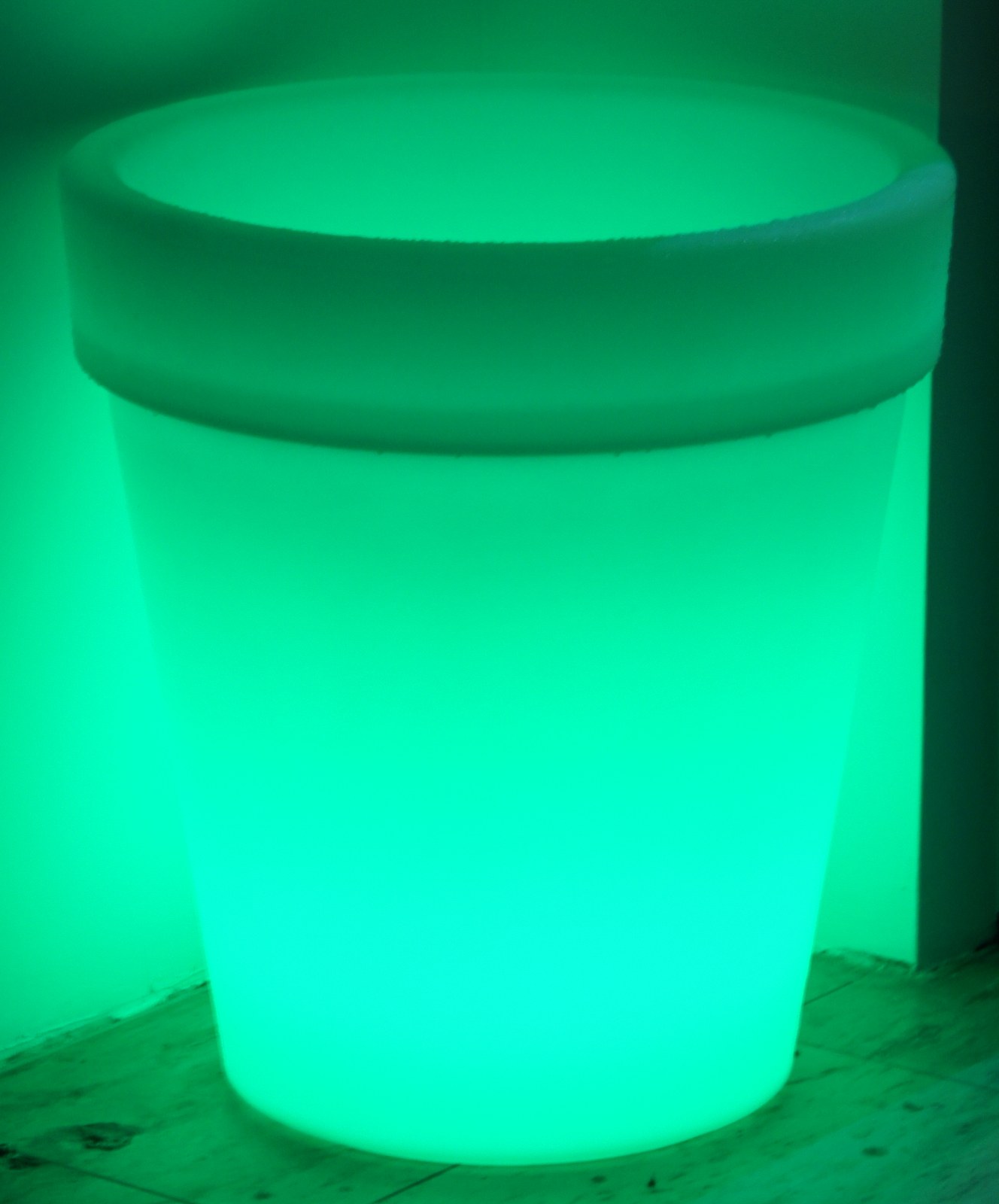 LED Blumentopf mieten in Heroldsberg