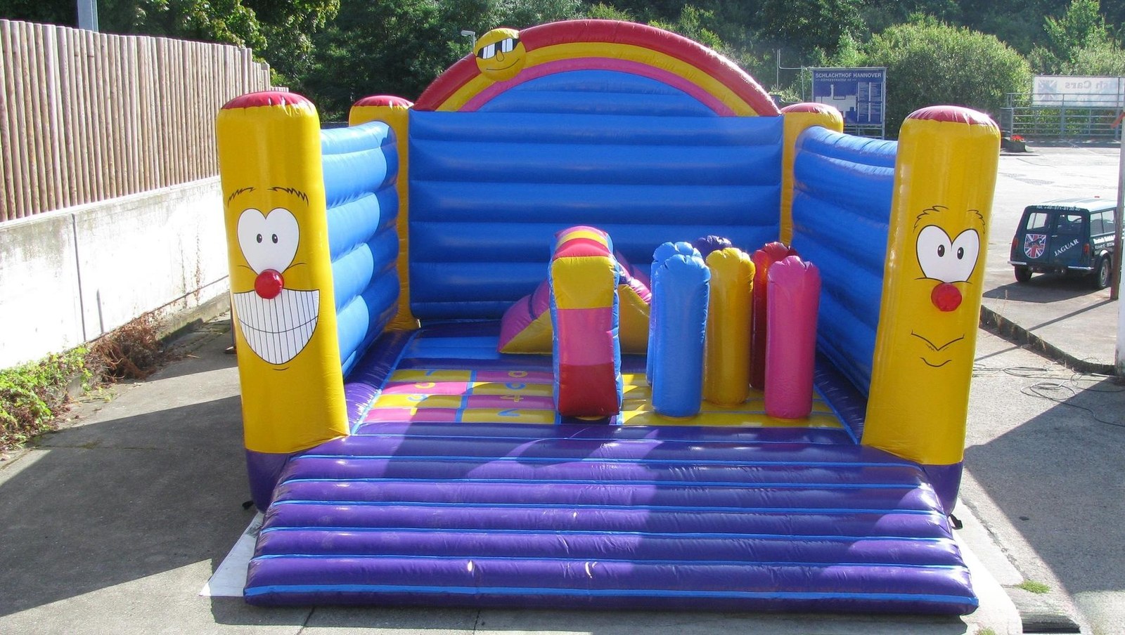 Hüpfburg 6,0 x 7,0 Multiplay Tobekissen mieten in Hannover