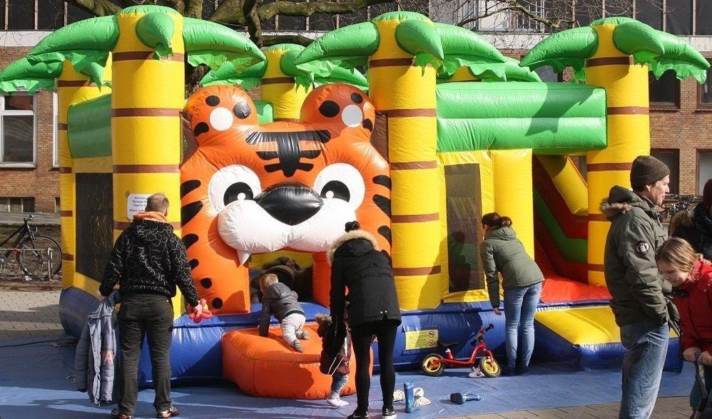 Hüpfburg 6,6 x 5,8 Multiplay Dschungel mieten in Hannover
