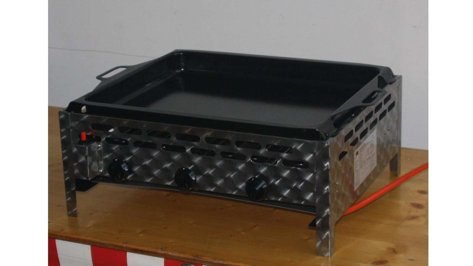 Gasgrill mit Frittierpfanne mieten in Hannover