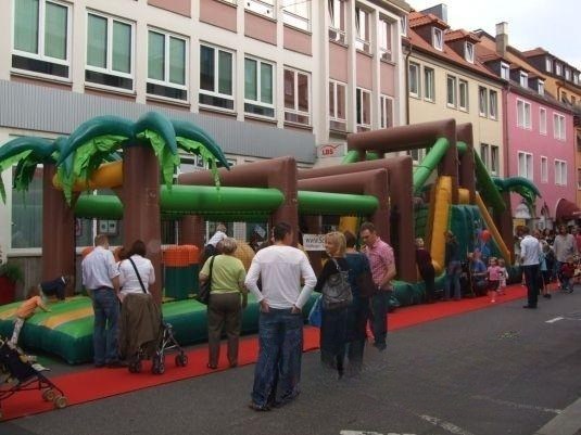 Hüpfburg Hindernisbahn Dschungel mieten in Böblingen