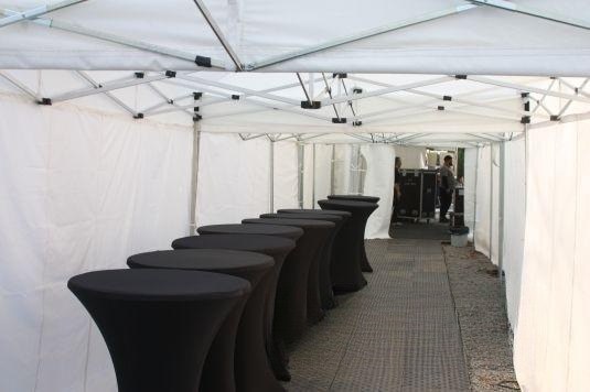Stehtischhussen in Schwarz mieten in Böblingen