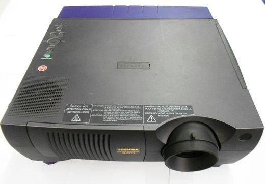 Beamer Toshiba TLP 770E mieten in Leipzig