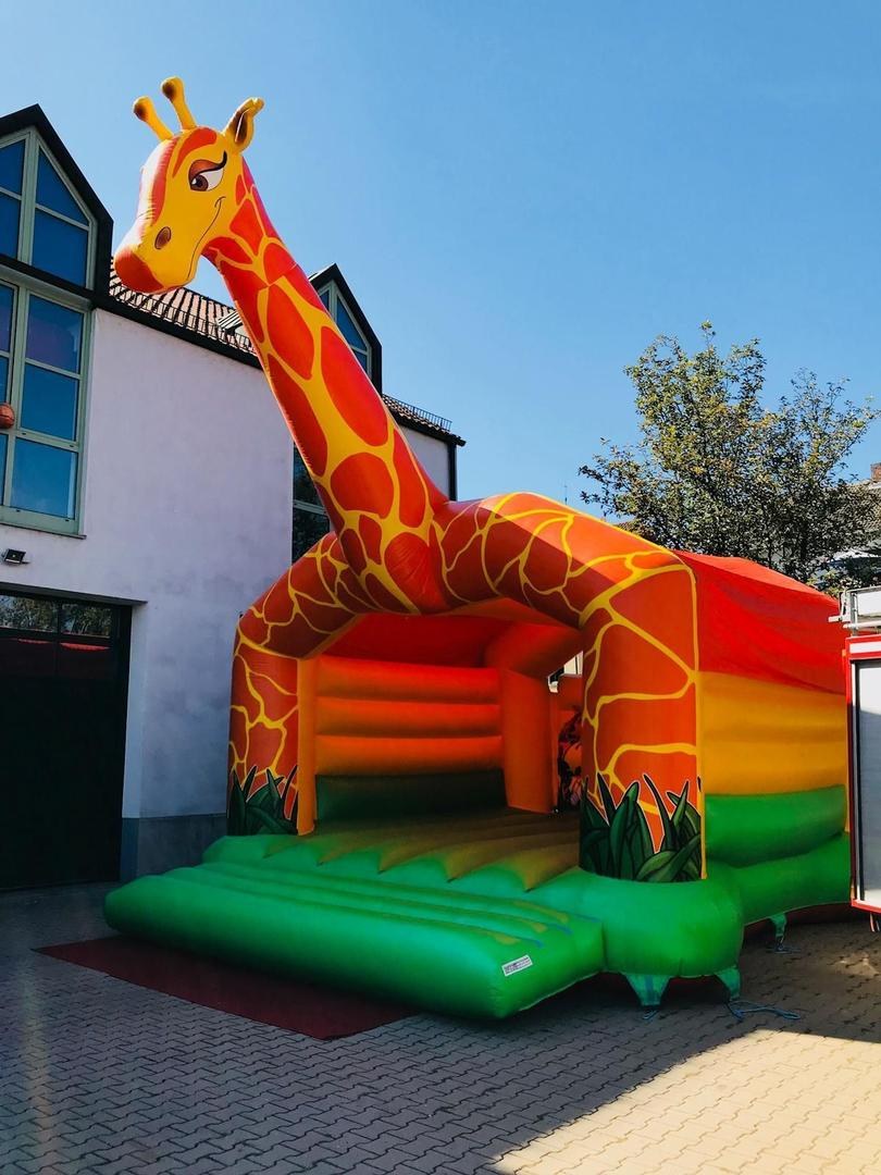 Hüpfburg Giraffe groß mieten in Eibelstadt