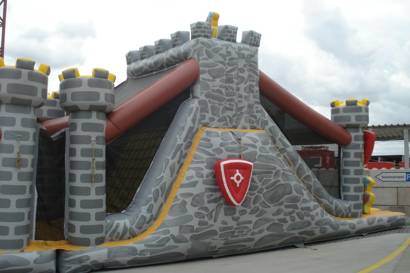 Hindernisbahn Schloss mieten in Eibelstadt – 2