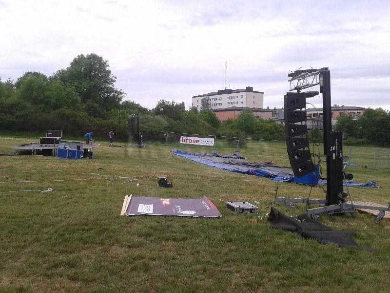 Bühne 4,0 x 6,00m mit Dach und Line Array mieten in Eibelstadt – 2