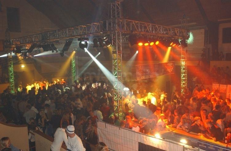 Komplettset Licht & Ton für 1000 Personen mit d&b mieten in Eibelstadt