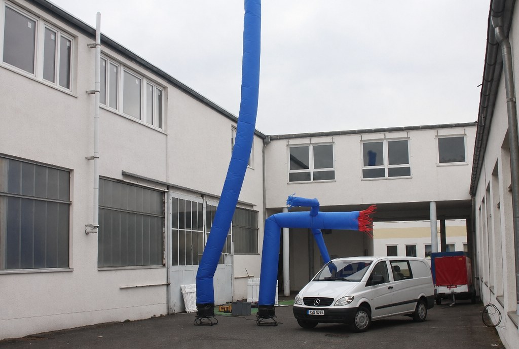 Skydancer einbeinig mit 6,00m Höhe mieten in Eibelstadt