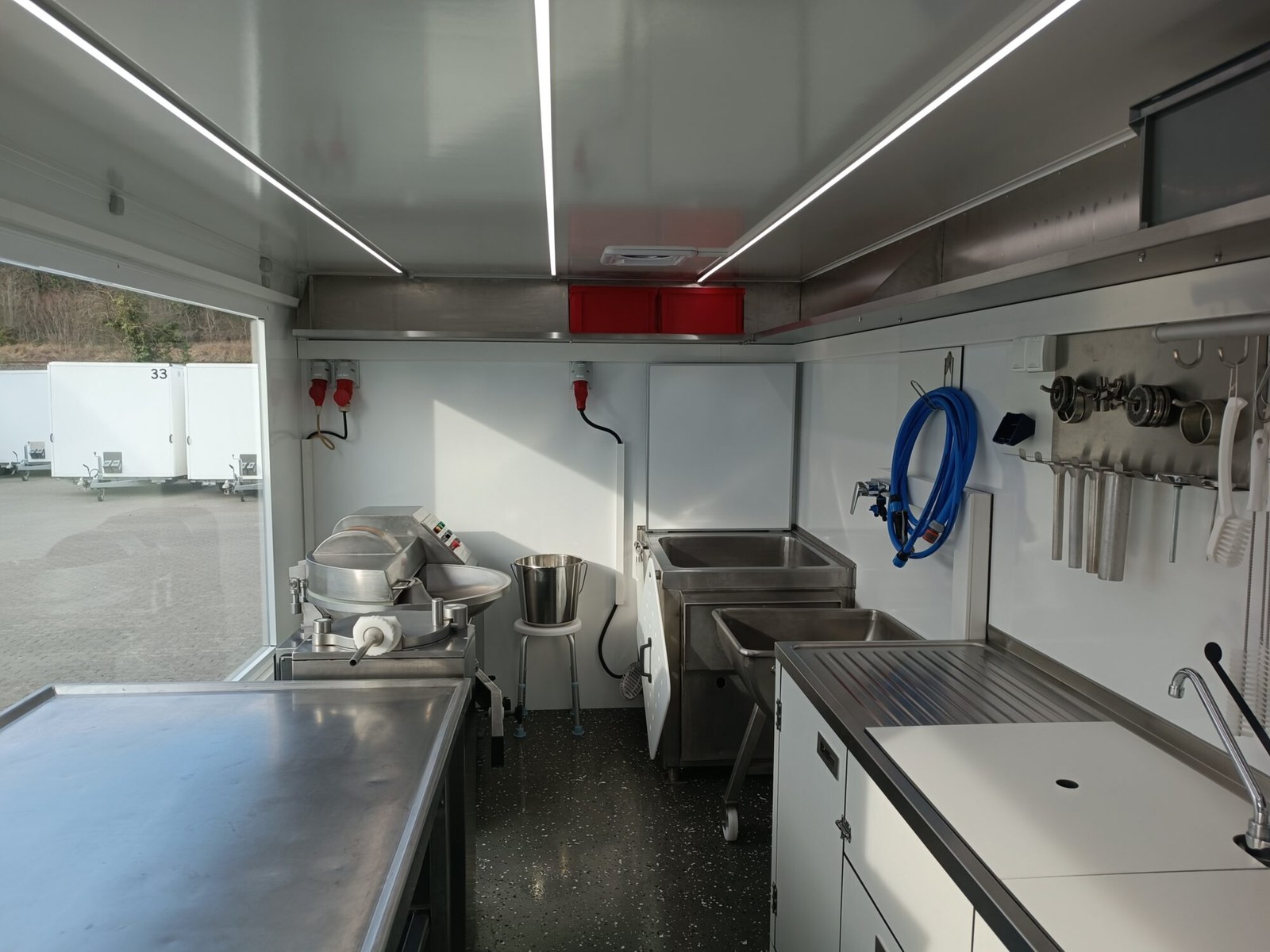 Wagen 62 – mobile Wurstküche mieten in Arnstein