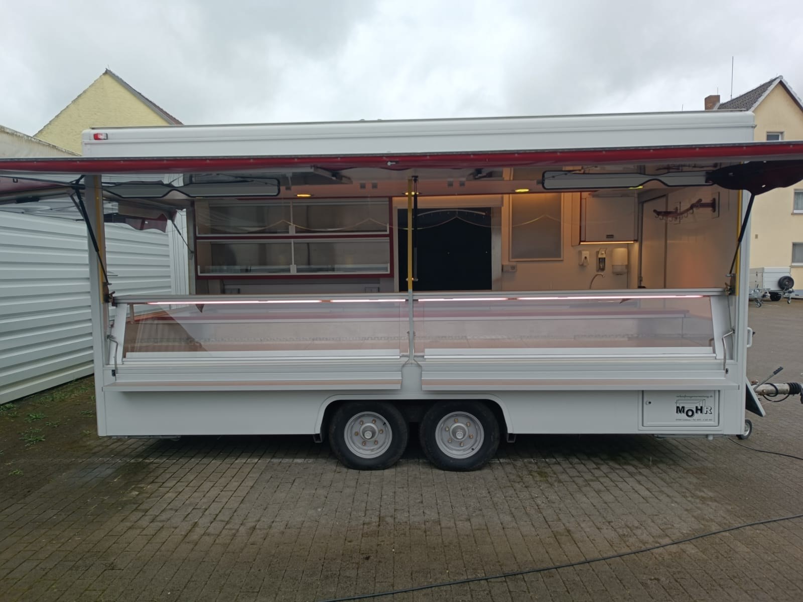 Wagen 40 – Kühlthekenanhänger mieten in Arnstein
