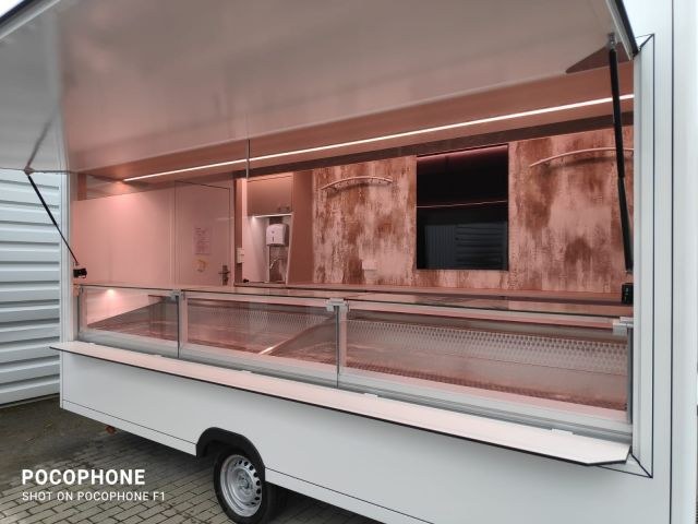 Wagen 12 – Kühlthekenanhänger mieten in Arnstein