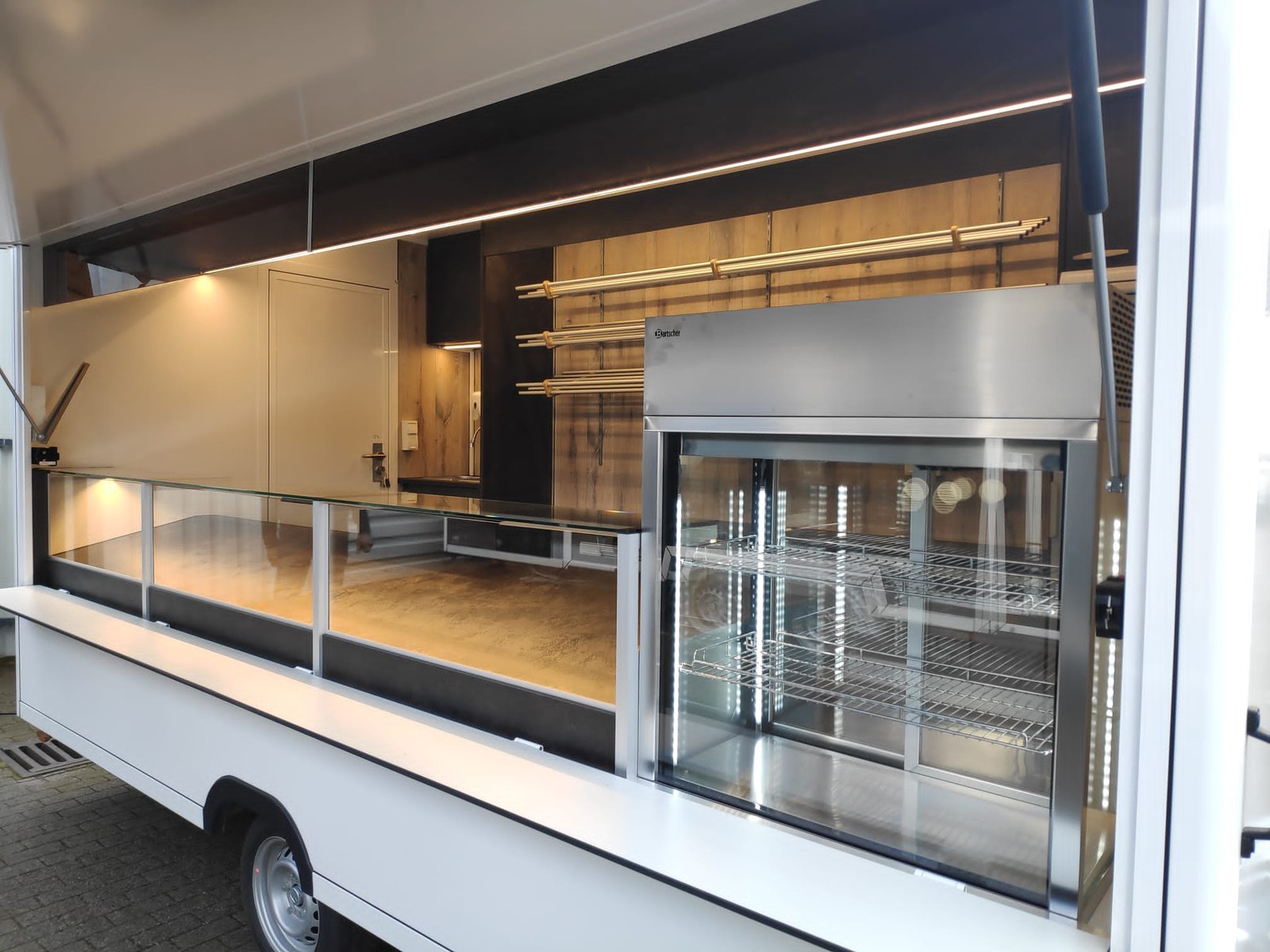 Wagen 27 – Bäckereianhänger mieten in Arnstein