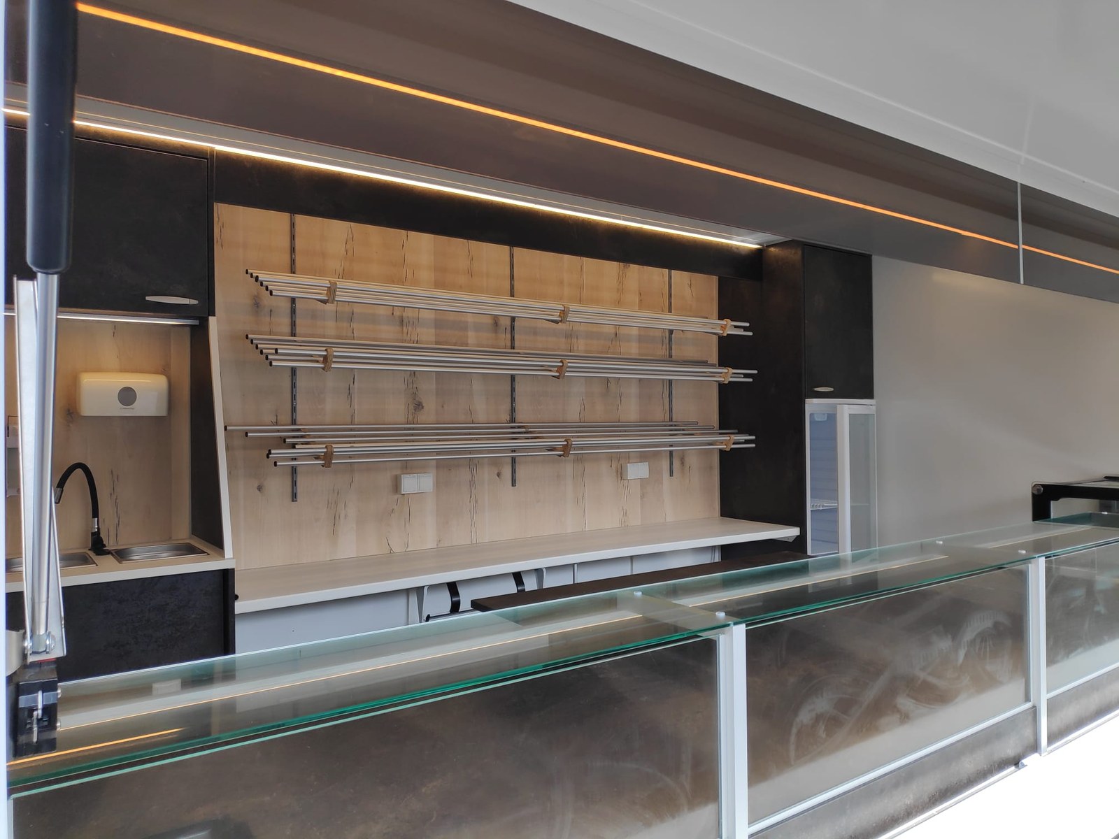 Wagen 21 – Bäckereianhaenger mieten in Arnstein – 2