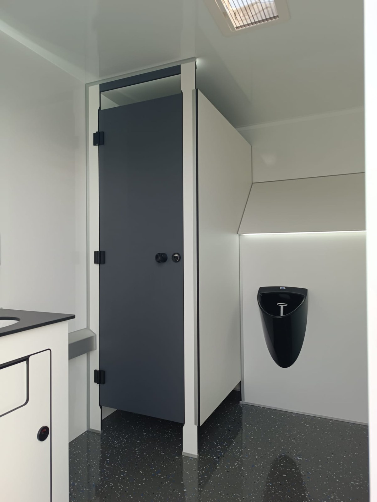 Wagen 18 – Toilettenwagen mieten in Arnstein – 3