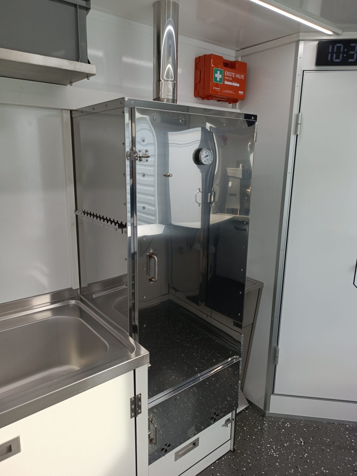 Wagen 62 – mobile Wurstküche mieten in Arnstein – 2