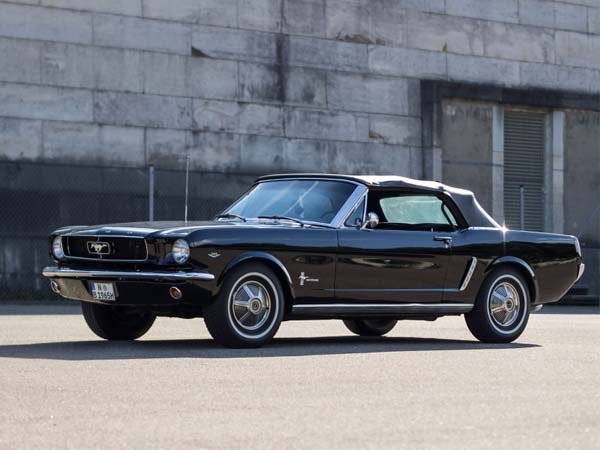 Mustang Cabrio schwarz Youngtimer mieten in Nürnberg