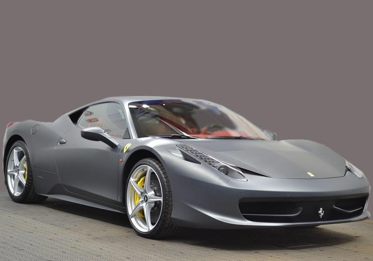 Ferrari 458 Italia silber matt - fahren mieten in Nürnberg