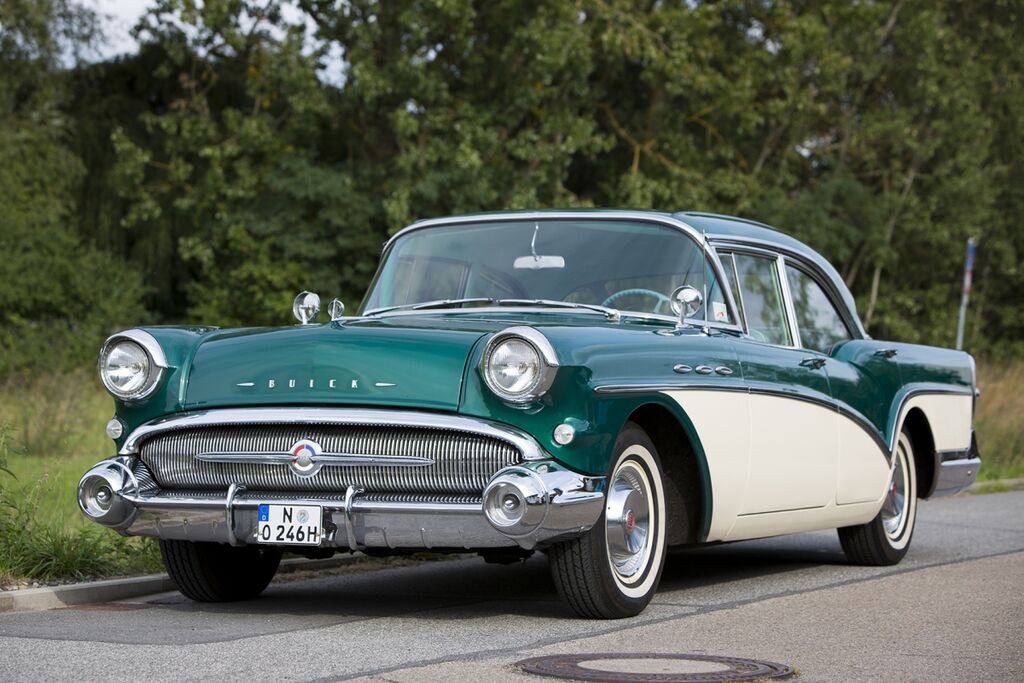 Buik special Oldtimer mit Chauffeur mieten in Nürnberg