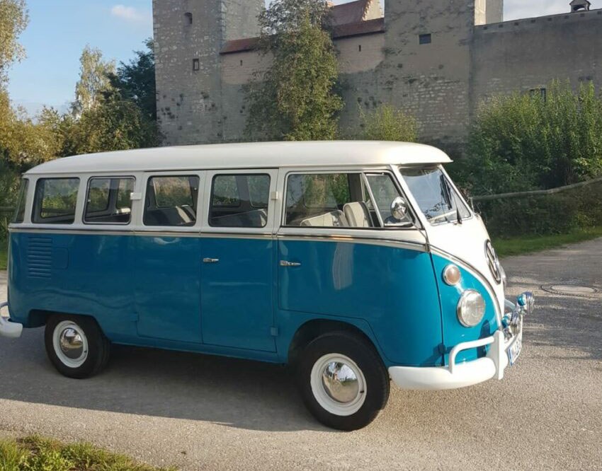 Oldtimer VW T1 Bulli Pfauenblau/Weiß mieten in Nürnberg – 3