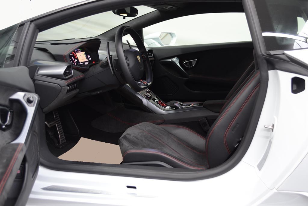 Lamborghini Aventador LP700-4 schwarz mieten in Nürnberg – 3